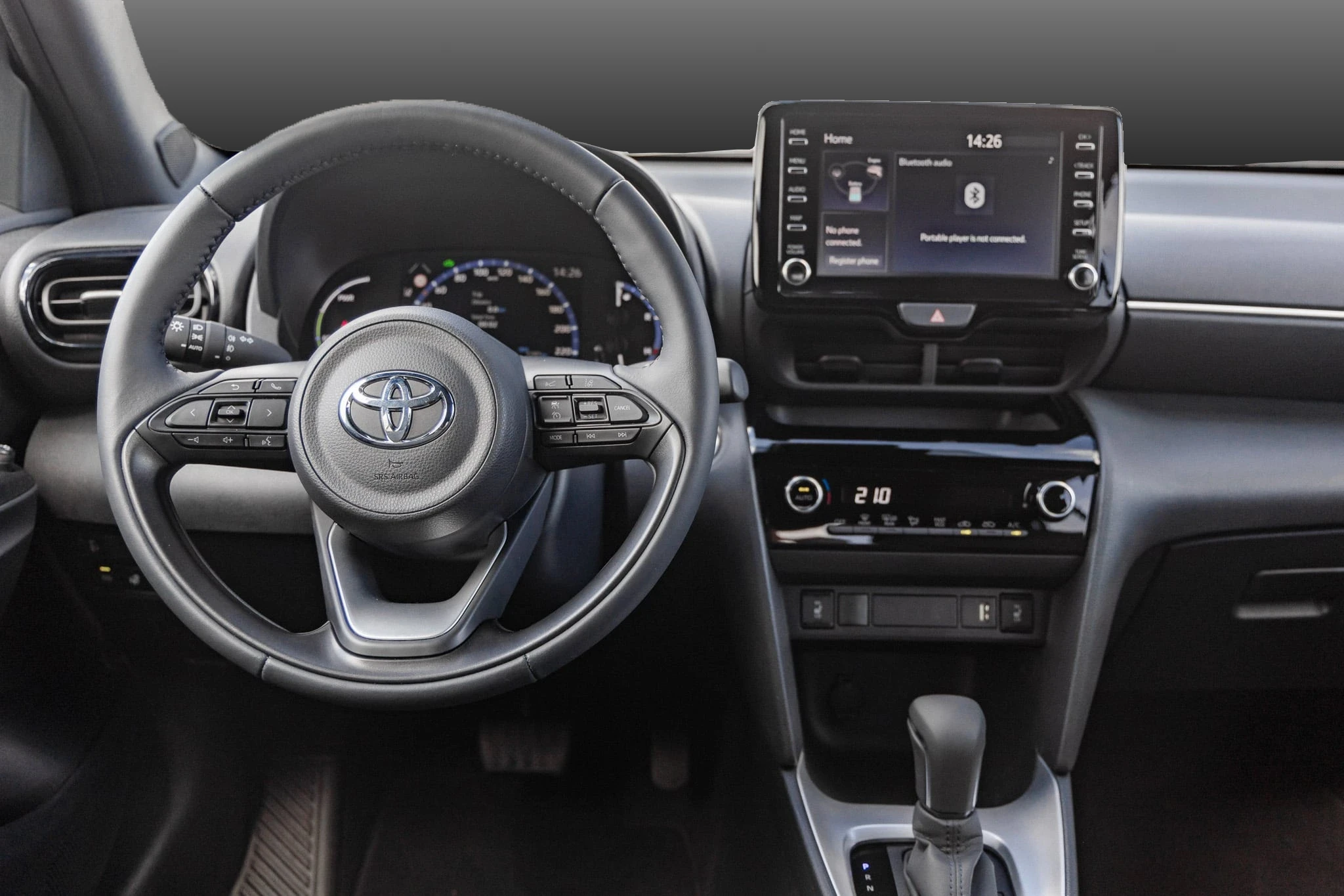 inside_toyota_yariscross_asg_leasing_cyprus
